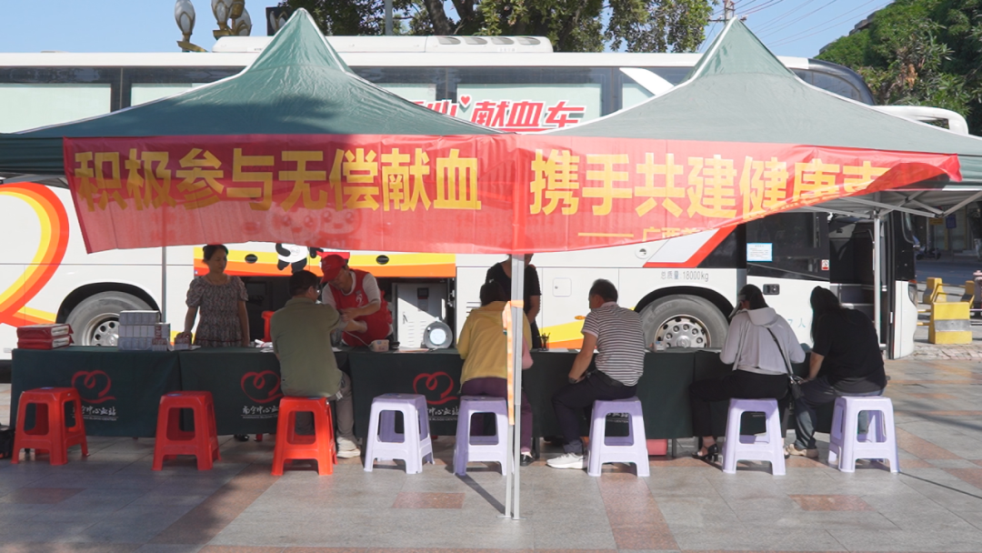 夏日高温献赤诚 热血担当暖武鸣——为武鸣这群爱心人士点赞！